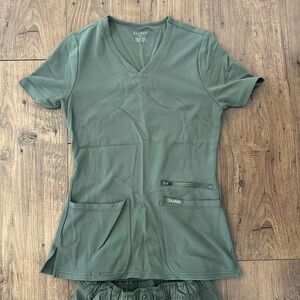 Jaanuu Scrub Set - Olive Green size small
